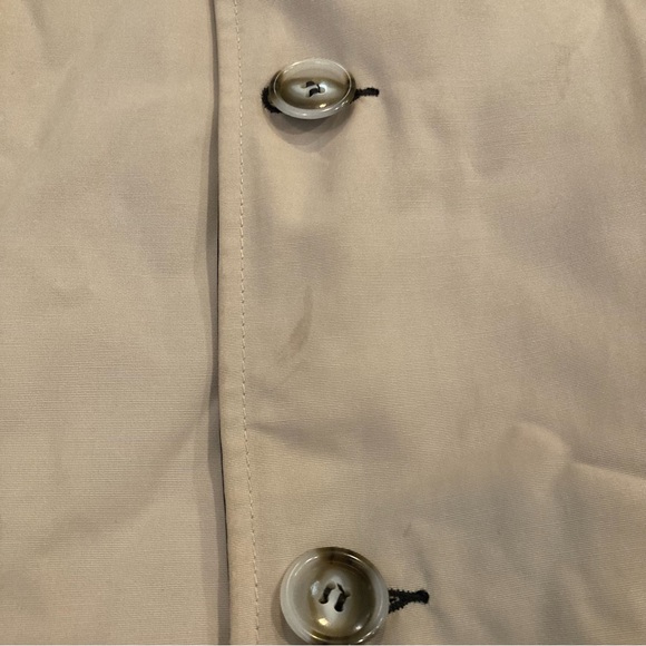 Reversible, trenchcoat beige and black - Picture 6 of 11